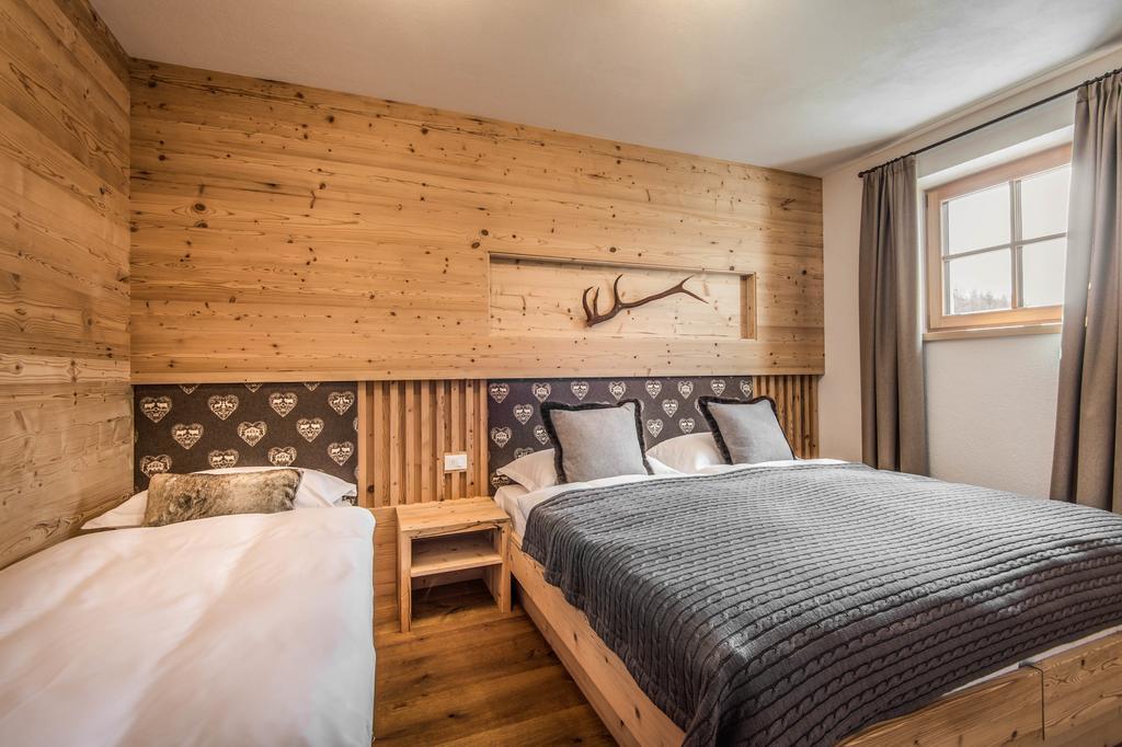 Mountain Chalet Pia 拉瓦莱 外观 照片